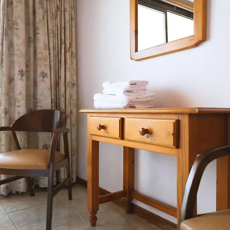 酒店 Vintage Mercedes