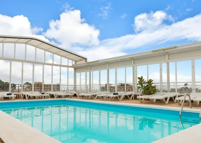 Vintage Mercedes Hotel Lloret de Mar