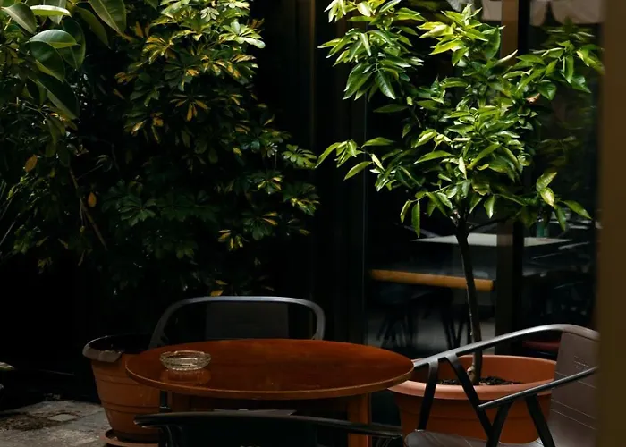 Vintage Mercedes Hotel